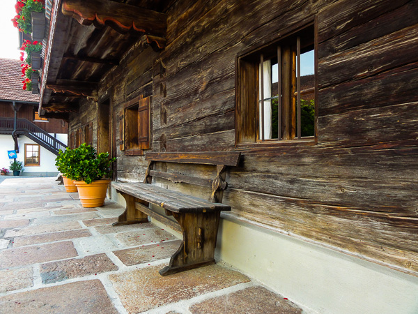 Wohnhaus vom Bruder Bernhardt in farbe